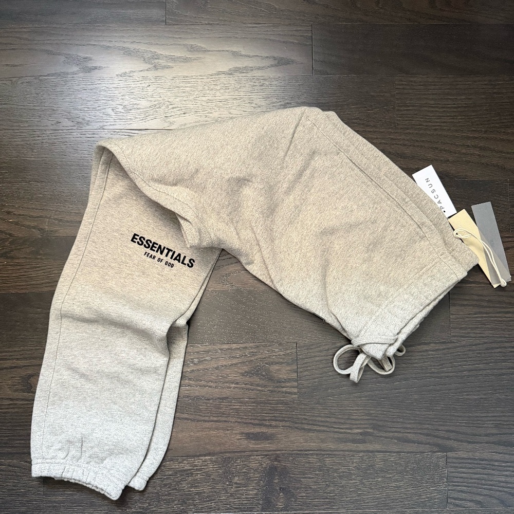Fear of God Essentials Sweatpants SS22 Dark Oatmeal Gray Size M